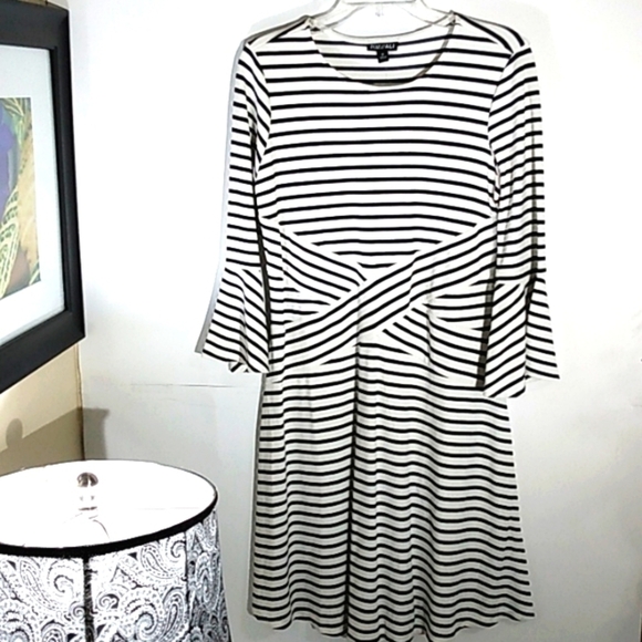 ROZ & ALI BLACK WHITE FIT & FLARE DRESS SIZE MED - Picture 2 of 10